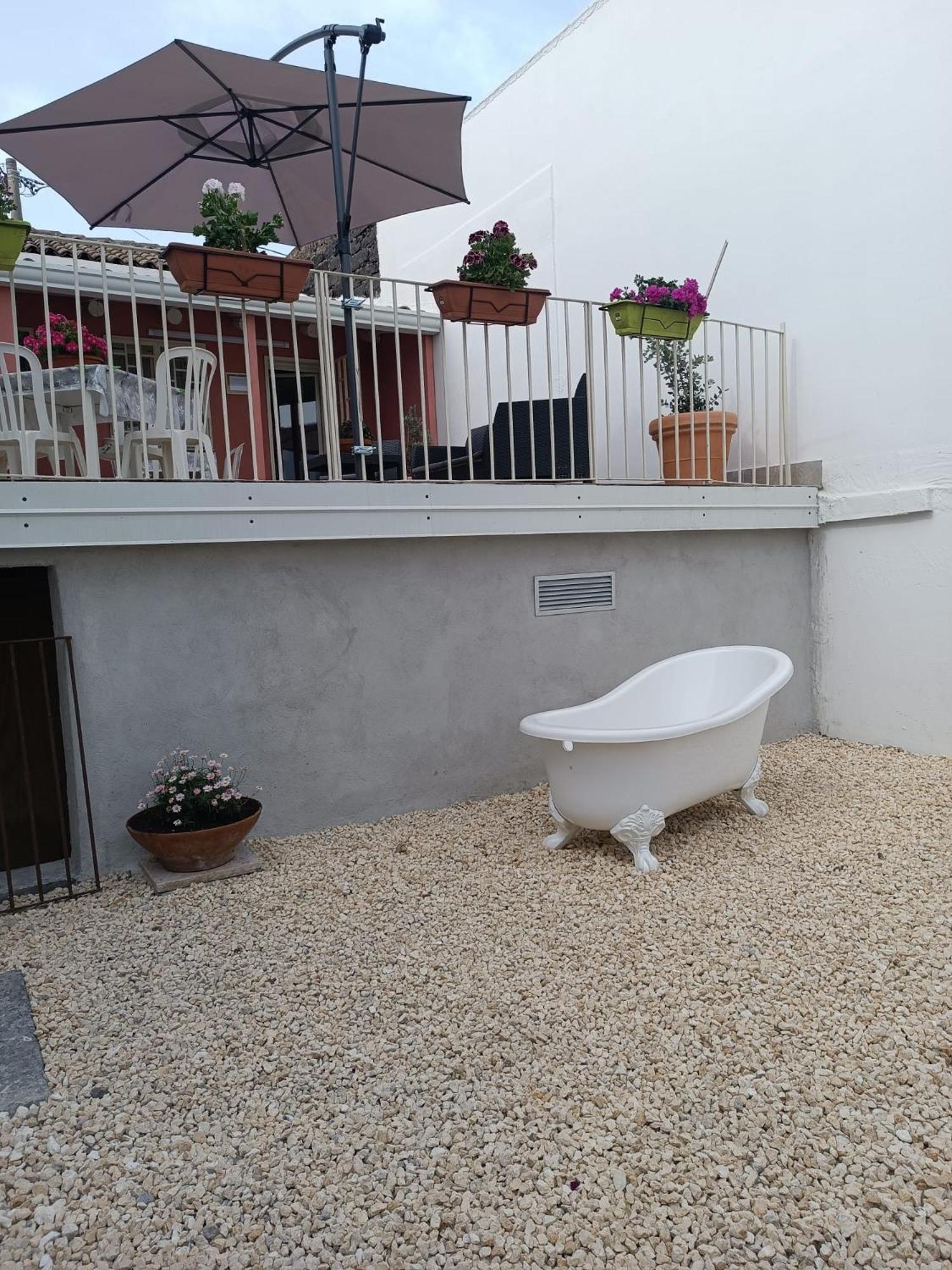 Mosa House Villa Aci Castello Exterior photo